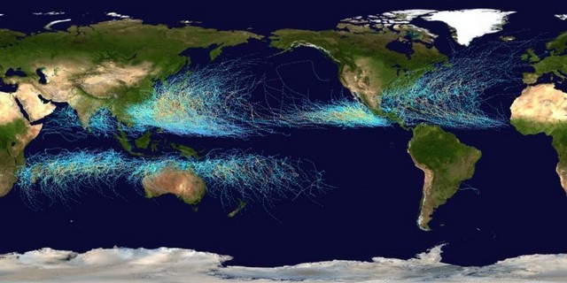 Бушующие стихии - тропические циклоны, водовороты и гигантские волны