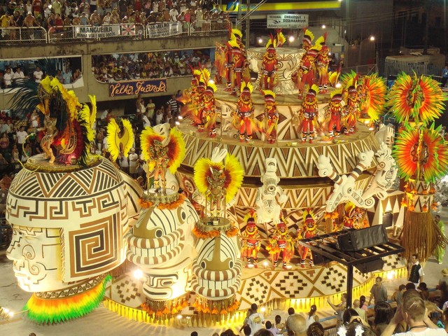 Весёлый карнавал в Рио-де-Жанейро и зажигательная самба!